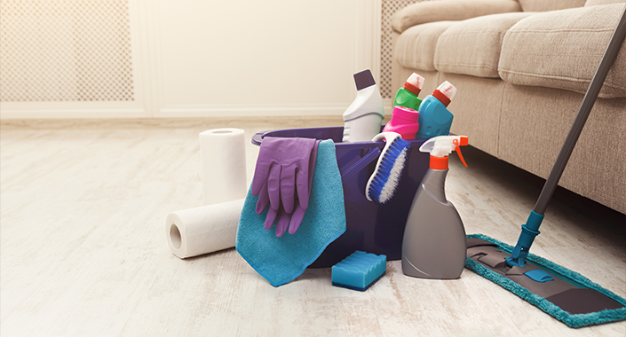 Putzmittel in einem Behälter